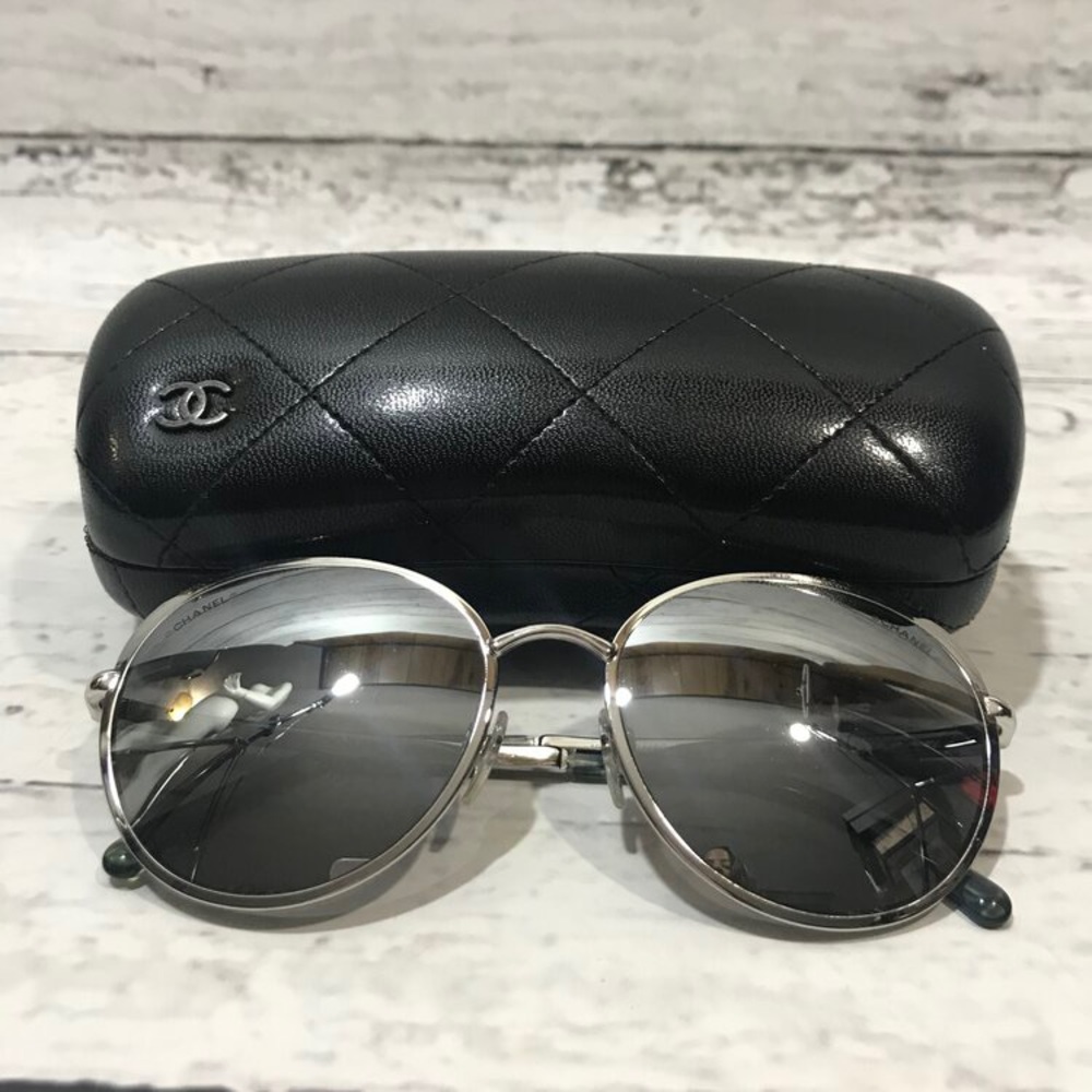 Chanel mirror sunglasses, like new!